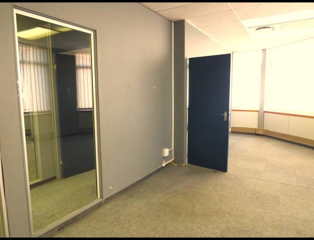 270M² OFFICE TO LET IN STRAND CENTRAL